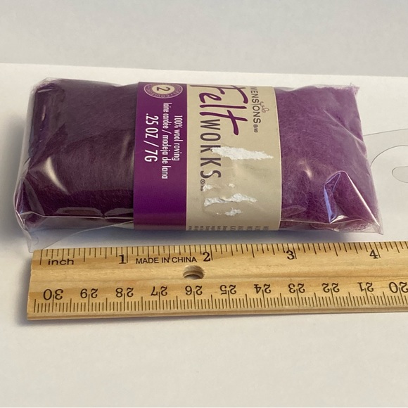 10 Dimensions FeltWorks 100% Wool Roving 0.25oz Orchid Boysenberry Purple - Picture 11 of 16